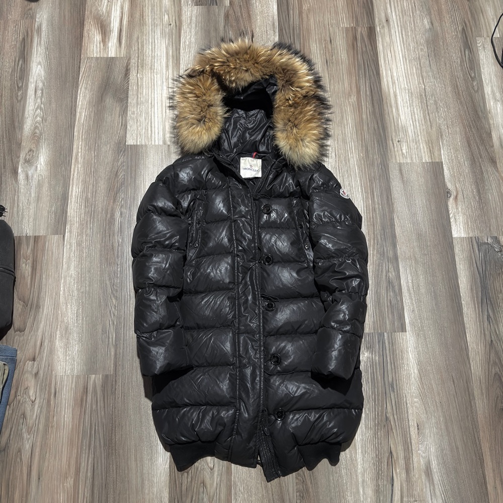 Women’s Luxury Black Puffer Fur hooded jacket • Size S